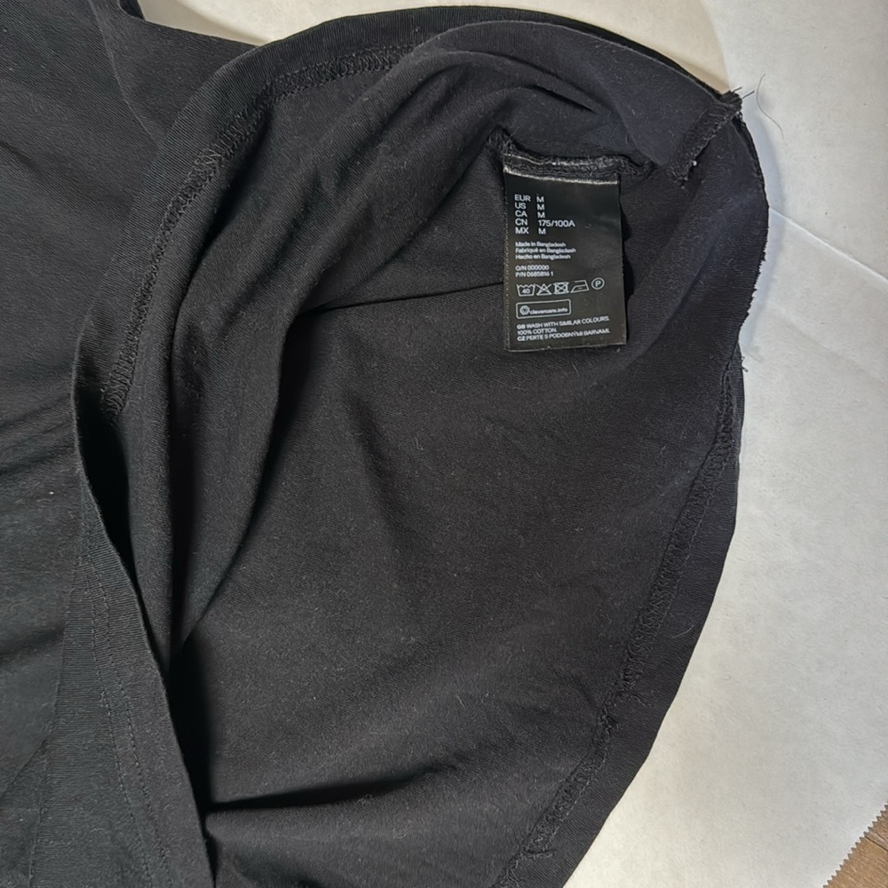 H&M Black Men’s Regular Fit Short Sleeve T-shirt Size Medium - Picture 3 of 4